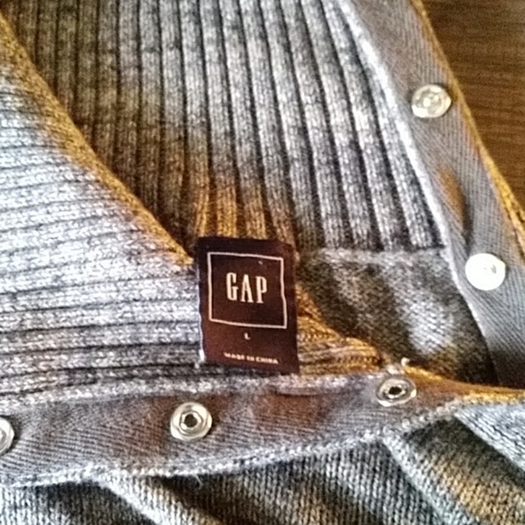 GAP button up turtleneck - Picture 5 of 5